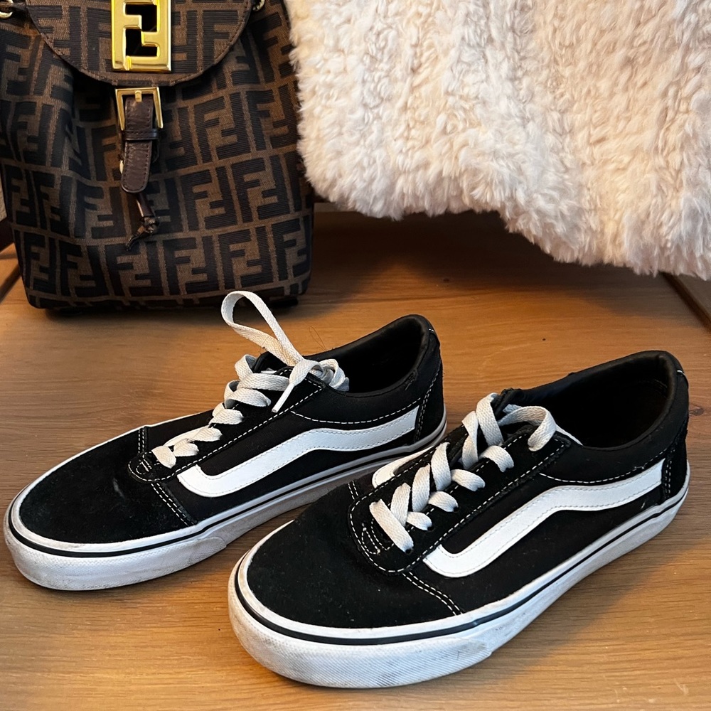 Vans Women Old Skool Sneaker sz 7